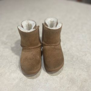 Toddler Ugg - size 6